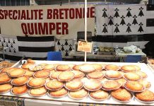 Fransa’nın kuzeybatısında yer alan Bretagne bölgesi, hem tarihi hem de kültürel açıdan özgün bir yapıya sahiptir. Bu özgünlük mutfak kültürüne de yansımış ve Breton mutfağı zamanla Avrupa’nın en karakteristik mutfaklarından biri haline gelmiştir. Denizle çevrili olması nedeniyle özellikle balık ve kabuklu deniz ürünleri mutfakta önemli bir yer tutar. Ancak yalnızca deniz ürünleri değil, bölgenin kırsal kesiminde yetişen ürünler de mutfağa çeşitlilik katar. Konulu bir haber görseli.