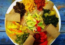 Etiyopya Mutfağı Etiyopya mutfağı, Afrika’nın doğusunda yer alan bu kadim ülkenin kültürel mirasını yansıtan eşsiz bir gastronomi deneyimi sunar. Bu mutfak, yüzyıllar boyunca farklı kültürlerin ve yerel geleneklerin bir araya gelmesiyle şekillenmiştir. Baharatlar, tahıllar ve sebzelerin yoğun kullanımı, Etiyopya yemeklerini hem lezzetli hem de besleyici kılar. Ülkenin farklı bölgelerinde yetişen malzemeler, yemeklerin her birine kendine özgü bir karakter kazandırır. Bu nedenle Etiyopya yemekleri, hem yerel halk hem de turistler tarafından büyük ilgi görmektedir. Konulu bir haber görseli.
