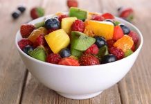 Fruitarian Beslenme Doğaya Yakın Yaşam Arayışında Gündemde Fruitarian beslenme, son yıllarda alternatif beslenme yaklaşımları arasında en çok tartışılan ve merak edilen modellerden biri olarak öne çıkmaktadır. Temelinde doğaya minimum müdahale ile beslenme fikri bulunan bu yaklaşım, özellikle sade yaşam, etik tüketim ve farkındalık kavramlarıyla birlikte anılmaktadır. Fruitarian Beslenme, klasik vegan ve vejetaryen beslenmeden daha dar bir çerçeveye sahip olmasıyla dikkat çekmektedir. Konulu bir haber görseli.