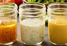 Salata, uzun yıllardır sağlıklı beslenmenin en temel parçalarından biri olarak görülüyor. Ancak günümüzde salatayı sıradan bir yeşillik karışımı olmaktan çıkaran en önemli unsur, hiç kuşkusuz salata sosları oluyor. Doğru seçilen bir sos, basit malzemelerden oluşan bir tabağı hem besleyici hem de damak zevkine hitap eden güçlü bir öğüne dönüştürebiliyor. Bu nedenle salata sosları, yalnızca lezzet değil, aynı zamanda beslenme alışkanlıklarını da doğrudan etkileyen bir unsur olarak öne çıkıyor. Konulu bir haber görseli.